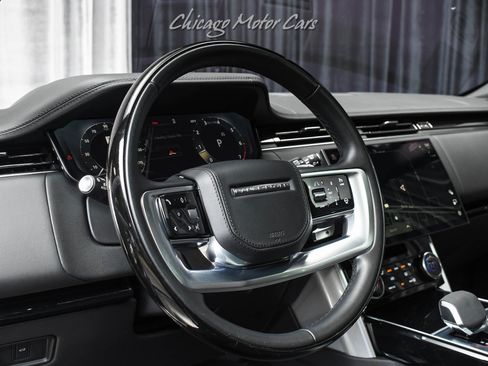 Used 2023 Land Rover Range Rover Autobiography image 9