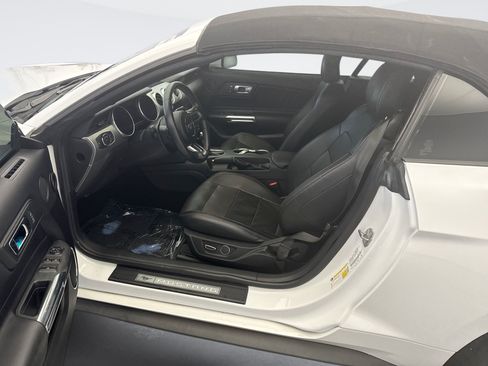 Used 2019 Ford Mustang Premium RWD image 10