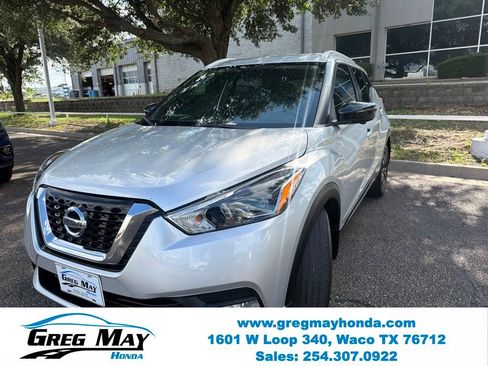 Used 2018 Nissan Kicks SR FWD image 7