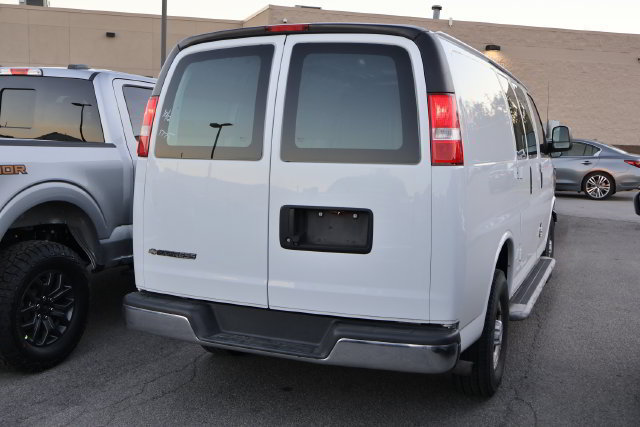 Used 2018 Chevrolet Express 2500 w/ Driver Convenience Package RWD image 5