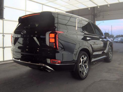 Used 2021 Hyundai Palisade Calligraphy w/ Winter Package FWD image 5