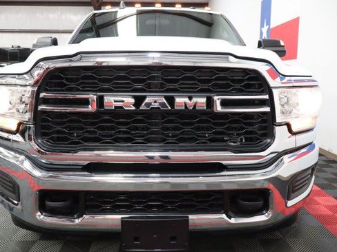 Used 2022 RAM 3500 Tradesman w/ Chrome Appearance Group AWD/4WD image 34