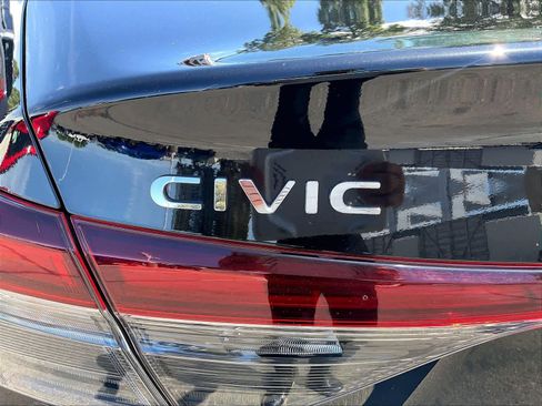 Used 2025 Honda Civic Sport Touring image 10