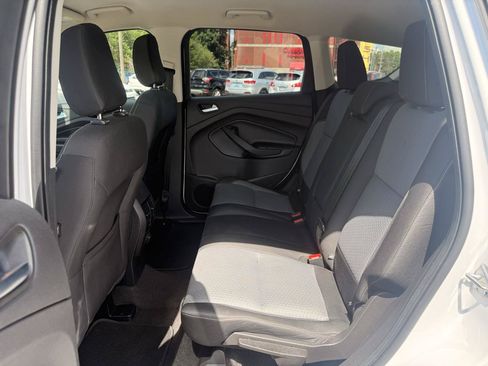 Used 2018 Ford Escape SE FWD image 14