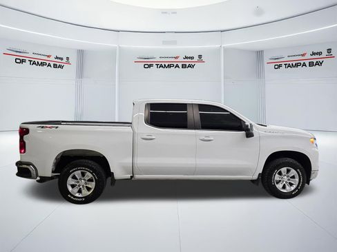Used 2023 Chevrolet Silverado 1500 LT AWD/4WD image 8
