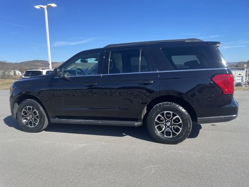 Used 2024 Ford Expedition XLT image 7