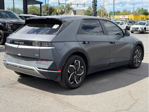 Used 2024 Hyundai Ioniq 5 SEL AWD/4WD image 3