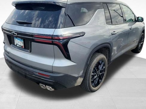 Used 2026 Chevrolet Traverse LT w/ Midnight/Sport Edition image 2