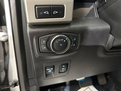 Used 2020 Ford F150 Lariat w/ Equipment Group 502A Luxury AWD/4WD image 18
