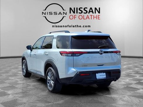 Certified 2025 Nissan Pathfinder SV AWD/4WD image 3