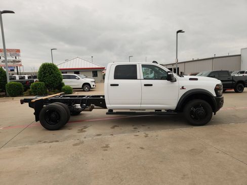 New 2026 RAM 5500 Tradesman AWD/4WD image 7