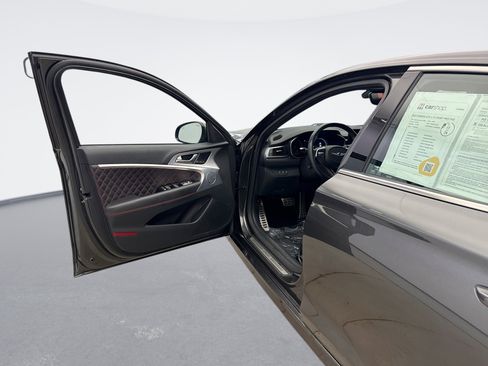 Used 2023 Genesis G70 3.3T w/ Sport Prestige Package image 9