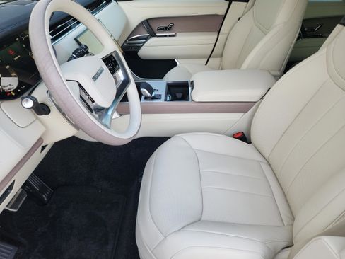 New 2026 Land Rover Range Rover SE image 8