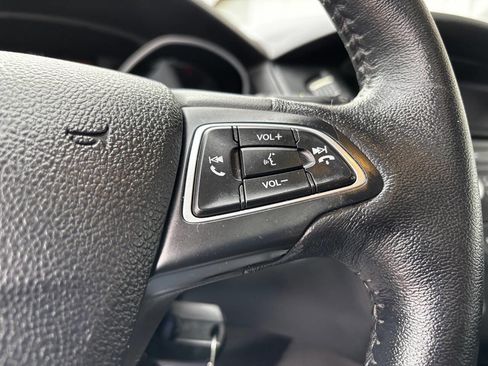 Used 2015 Ford Focus SE w/ SE Sport Package image 31