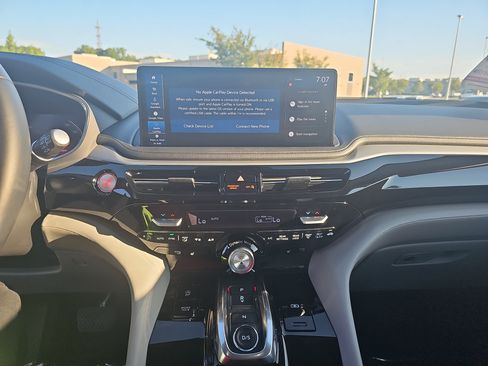 Certified 2025 Acura MDX FWD w/ Technology Package image 20
