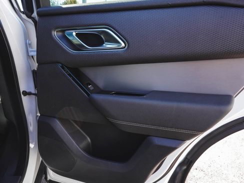 Used 2023 Land Rover Range Rover Velar R-Dynamic S image 13