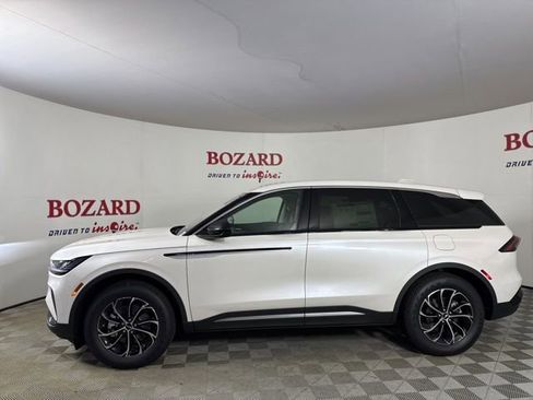 New 2026 Lincoln Nautilus Premier image 4