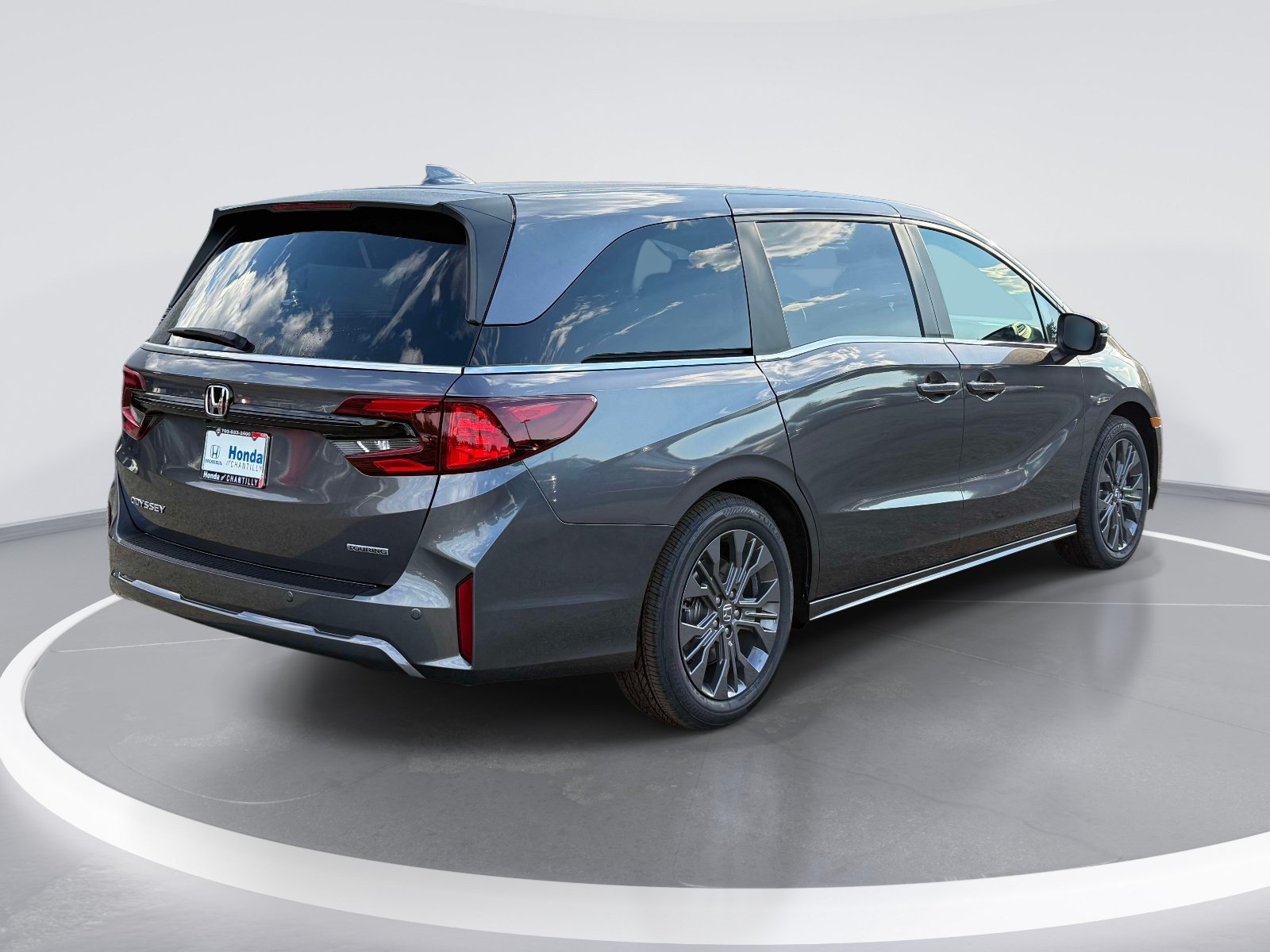 New 2027 Honda Odyssey Touring image 2
