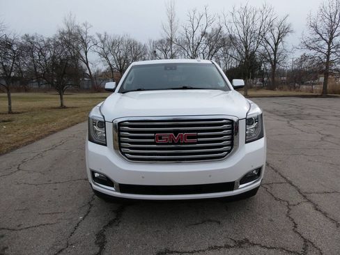 Used 2019 GMC Yukon XL SLT w/ Premium Edition AWD/4WD image 2