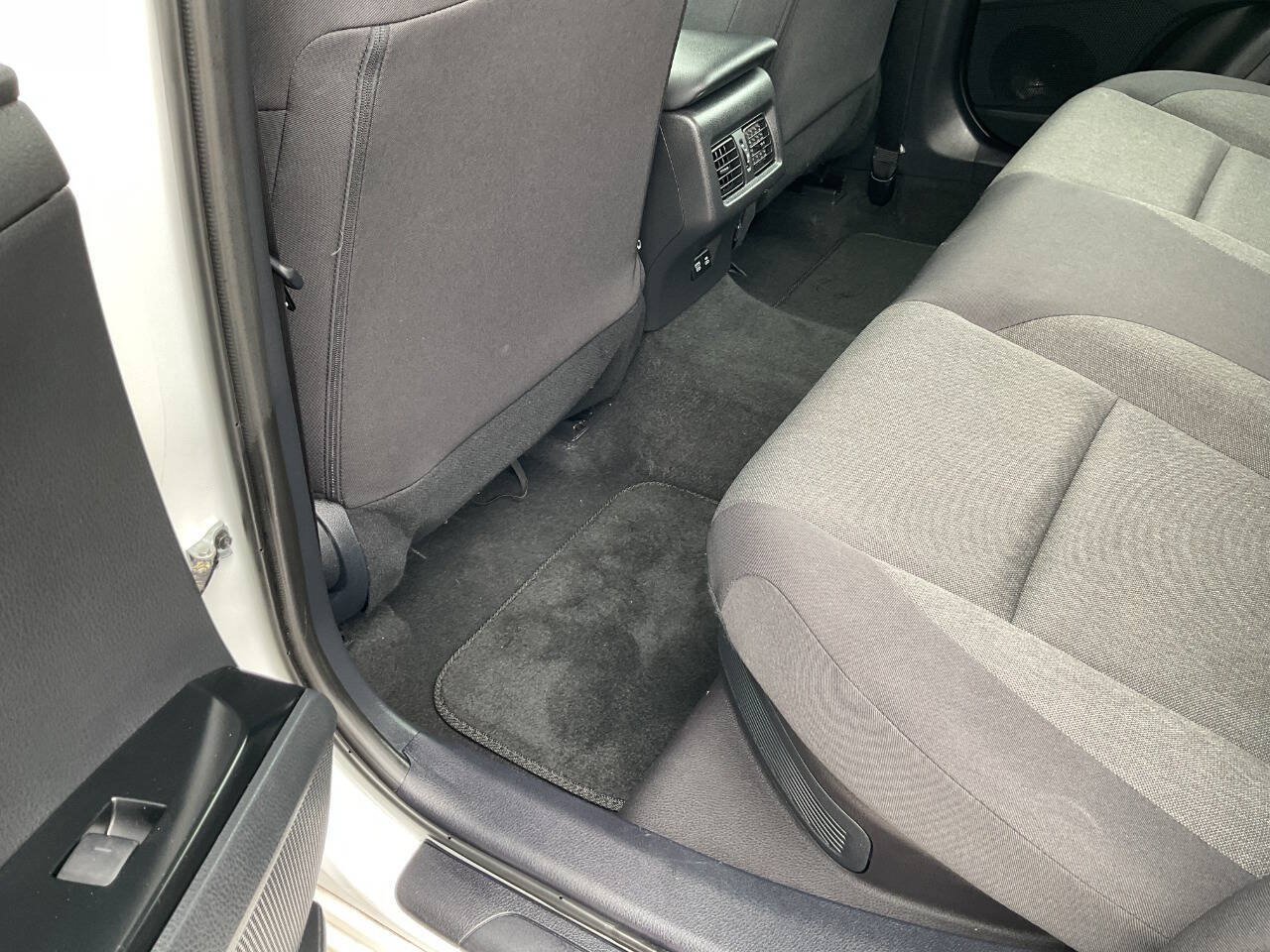 Used 2025 Toyota Camry LE FWD image 35