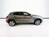 Used 2019 Mercedes-Benz GLA 250 4MATIC w/ Premium Package image 4