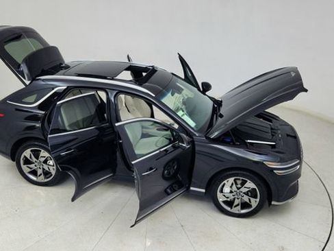 Used 2025 Genesis Electrified GV70 Advanced w/ Prestige Package image 87