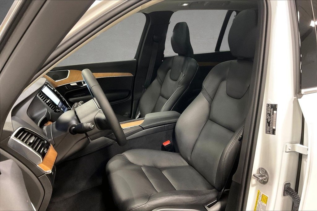 Certified 2025 Volvo XC90 B6 Plus w/ Protection Package Premier AWD/4WD image 22