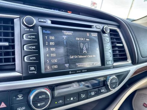 Used 2019 Toyota Highlander Limited Platinum image 25