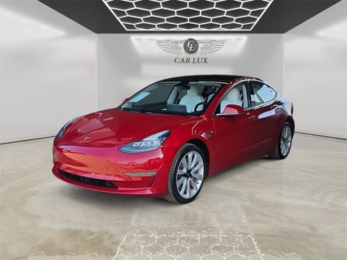 Used 2019 Tesla Model 3 Standard Range Plus image 1
