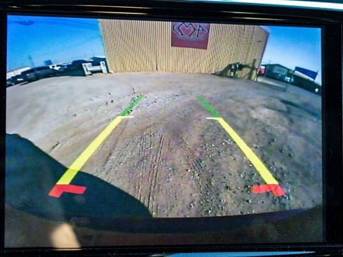 Used 2023 Chrysler Pacifica Touring-L image 14