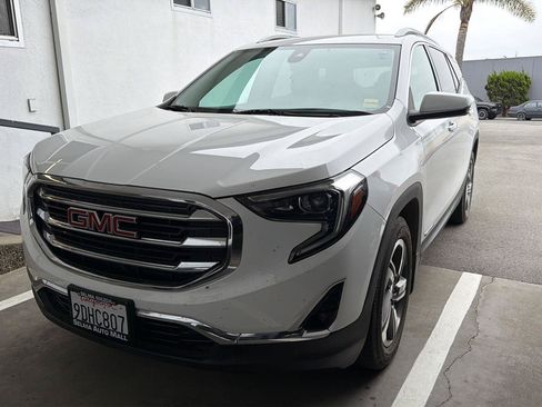 Used 2019 GMC Terrain SLT w/ Preferred Package FWD image 2