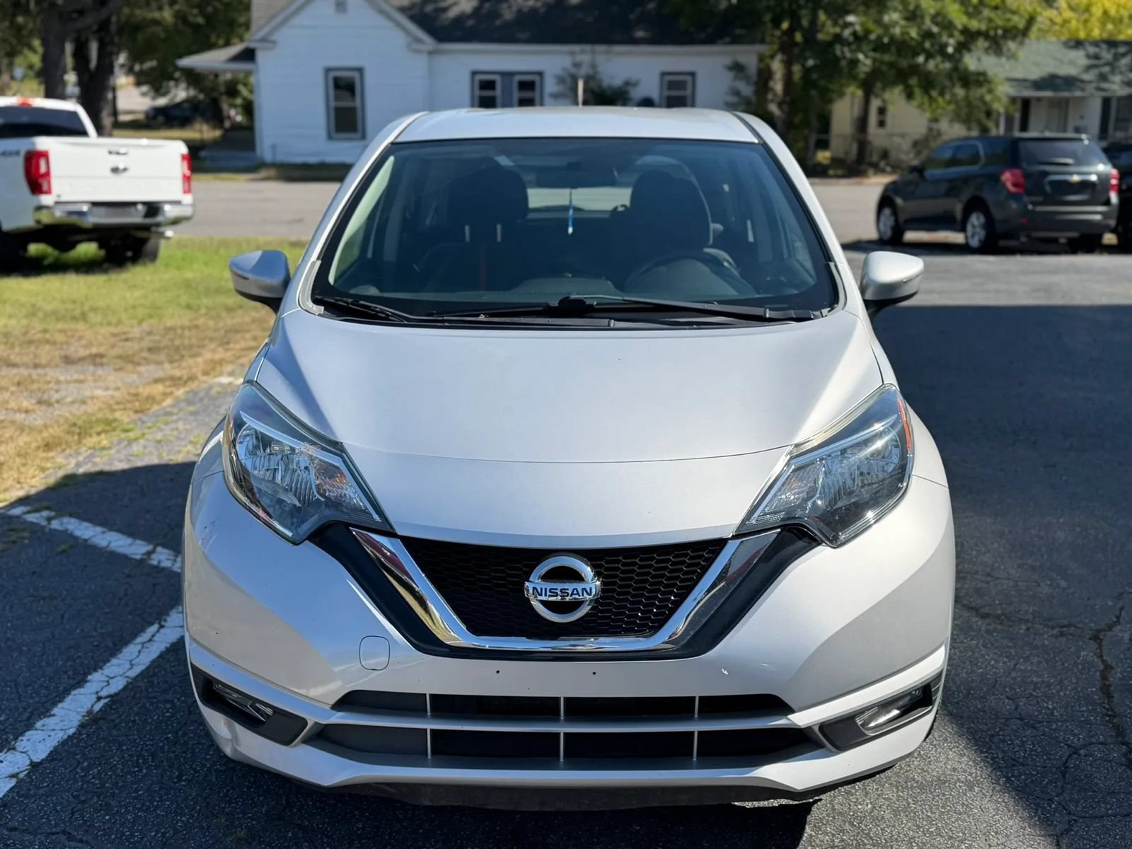 Used 2017 Nissan Versa Note SR w/ SR Tech Package FWD image 2