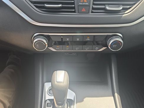 Certified 2025 Nissan Altima 2.5 S FWD image 16