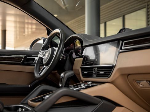 Certified 2019 Porsche Cayenne AWD/4WD image 48
