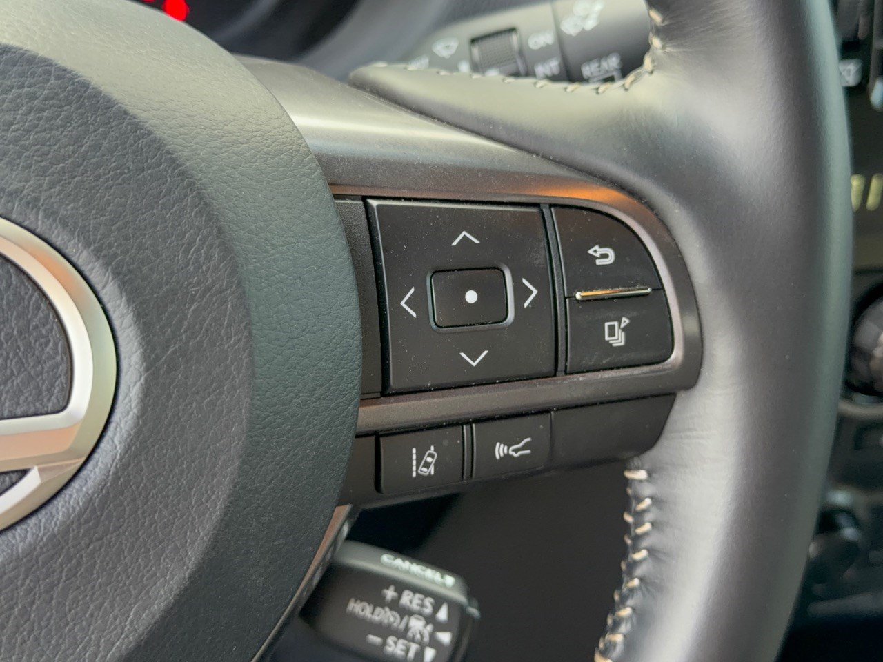 Used 2023 Lexus GX 460 w/ Black Line Special Edition AWD/4WD image 19