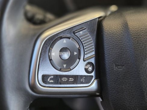 Used 2018 Honda CR-V Touring image 33