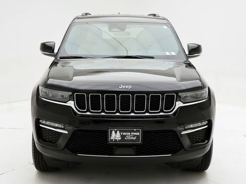 Used 2025 Jeep Grand Cherokee Limited AWD/4WD image 4