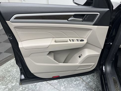 Used 2021 Volkswagen Atlas SE image 8