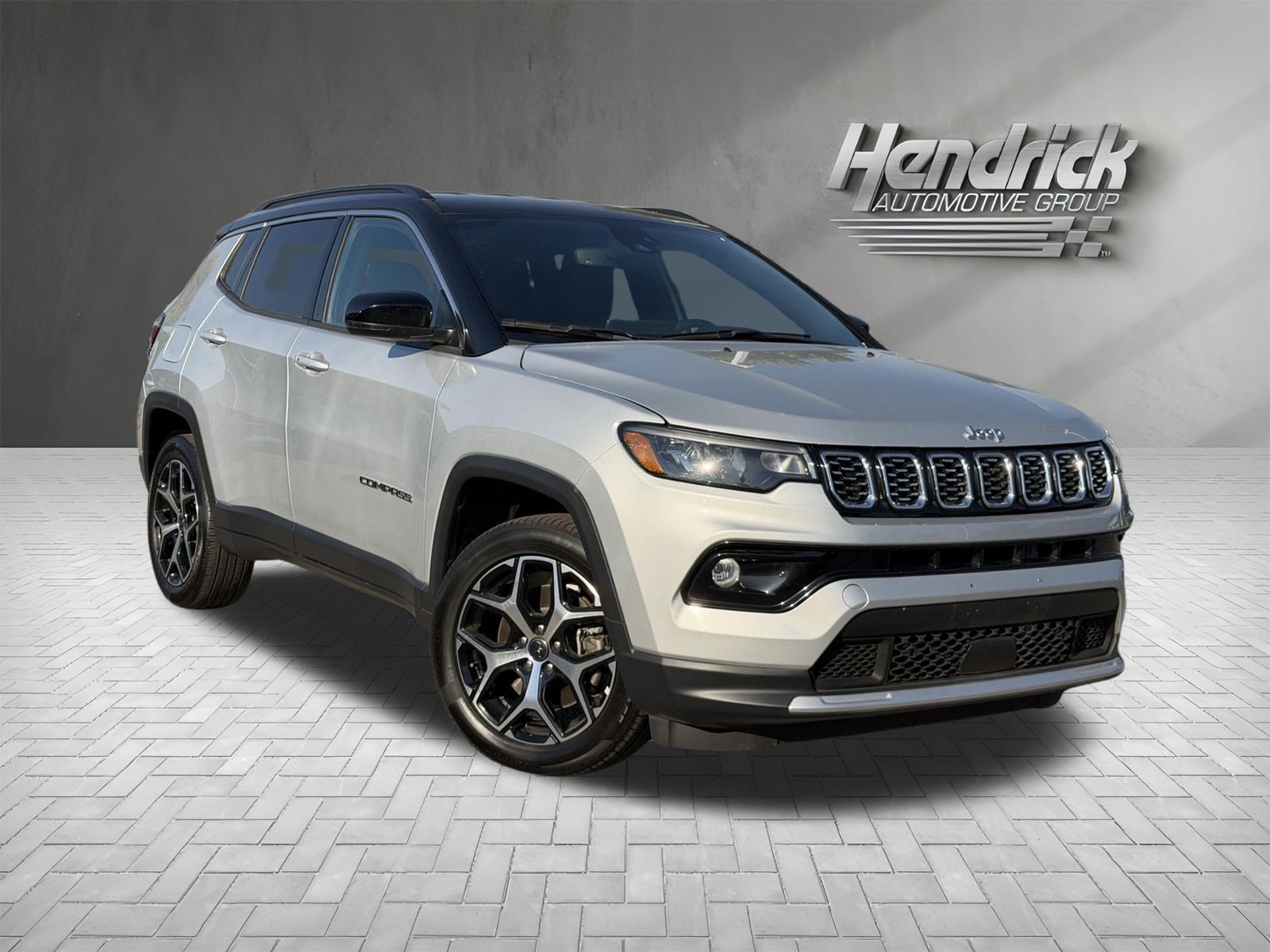 Used 2025 Jeep Compass Limited AWD/4WD image 2