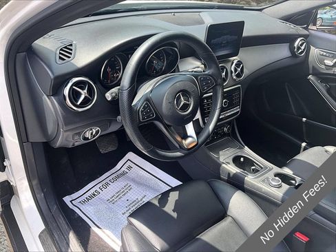 Used 2020 Mercedes-Benz GLA 250 4MATIC image 11