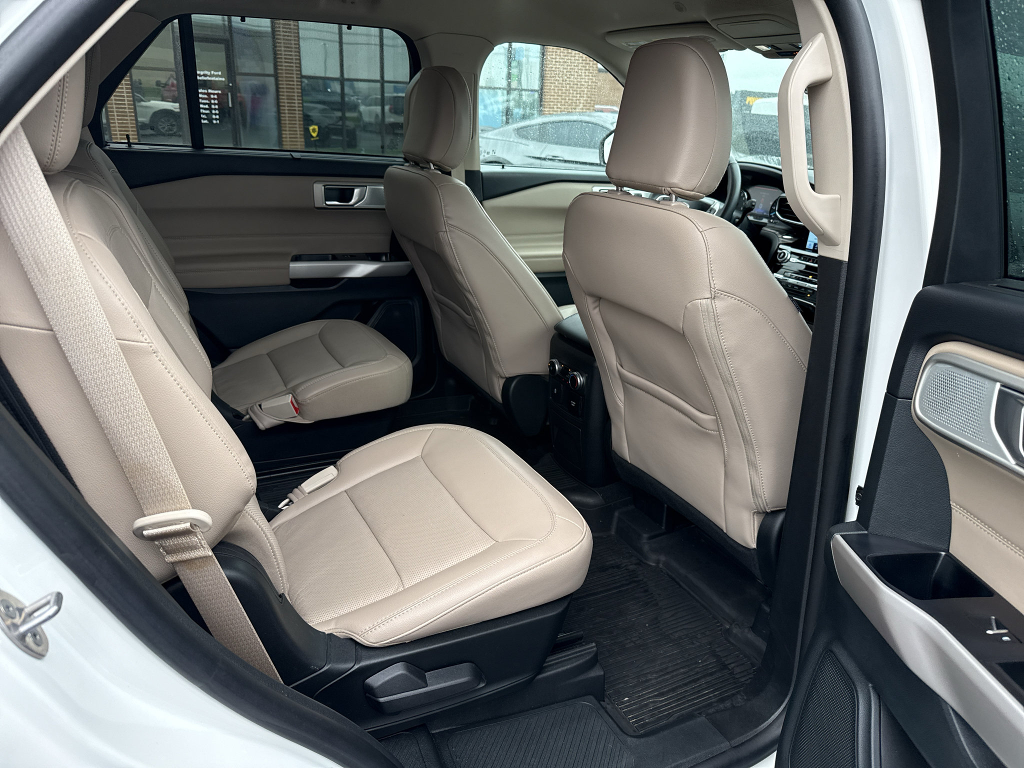 Used 2023 Ford Explorer Limited w/ Limited Technology Package AWD/4WD image 31