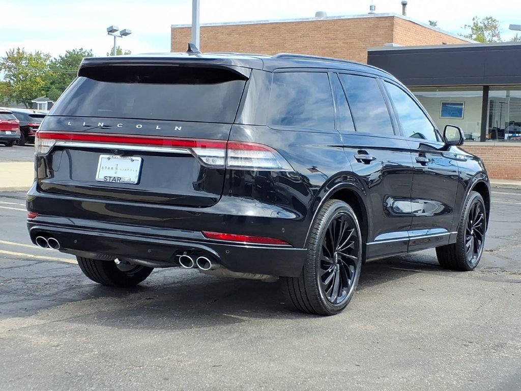 Used 2024 Lincoln Aviator Reserve w/ Equipment Group 201A AWD/4WD image 7