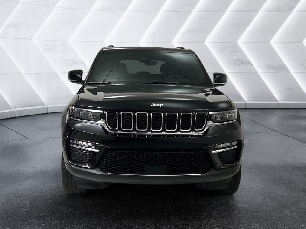 Used 2025 Jeep Grand Cherokee Limited AWD/4WD image 2