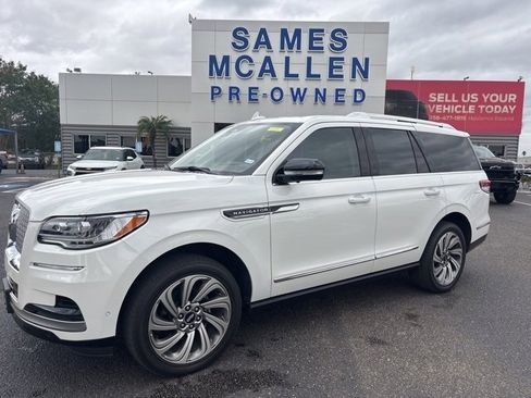 Used 2023 Lincoln Navigator Reserve image 1