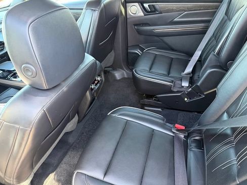 New 2026 Buick Enclave Avenir w/ Super Cruise Package FWD image 15