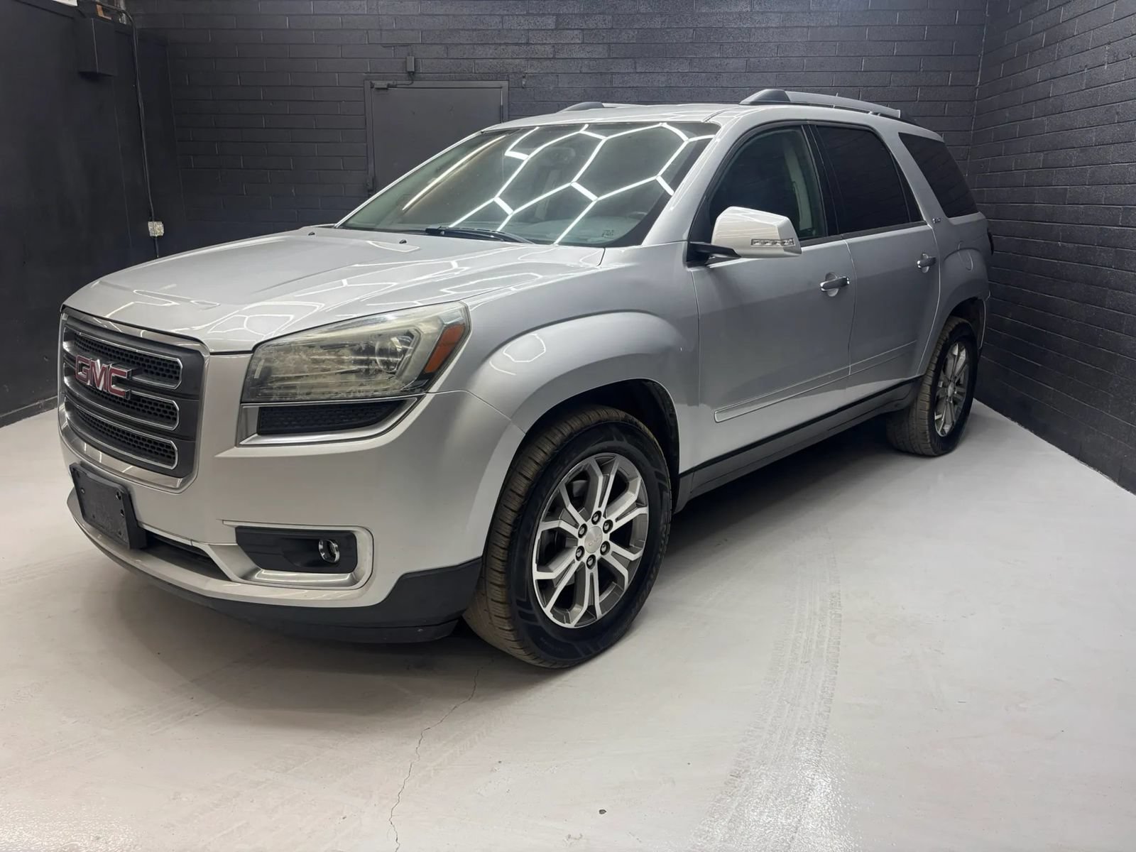 Used 2014 GMC Acadia SLT FWD image 2