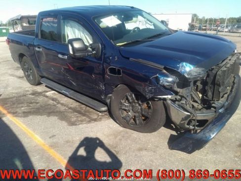 Used 2017 Nissan Titan SV image 1
