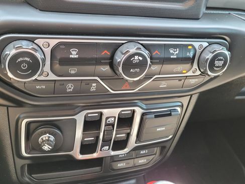 Used 2021 Jeep Gladiator Sport AWD/4WD image 25