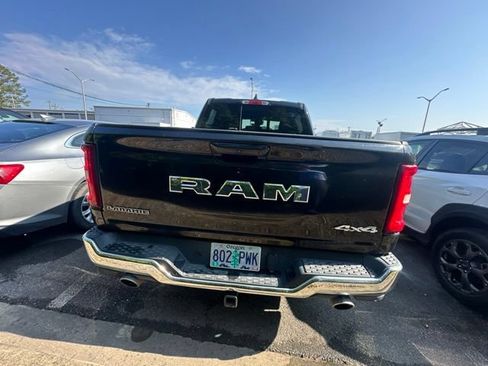 Used 2025 RAM 1500 Laramie AWD/4WD image 3