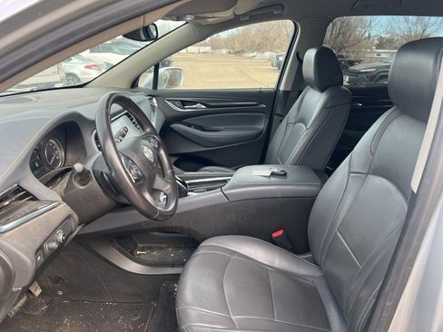 Used 2018 Buick Enclave Essence image 12